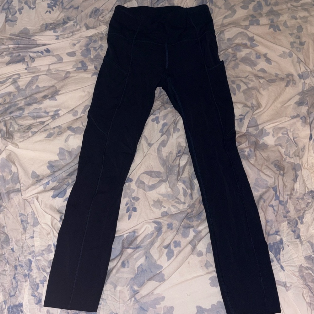 Size 2 LULULEMON leggings, Navy blue with pockets!